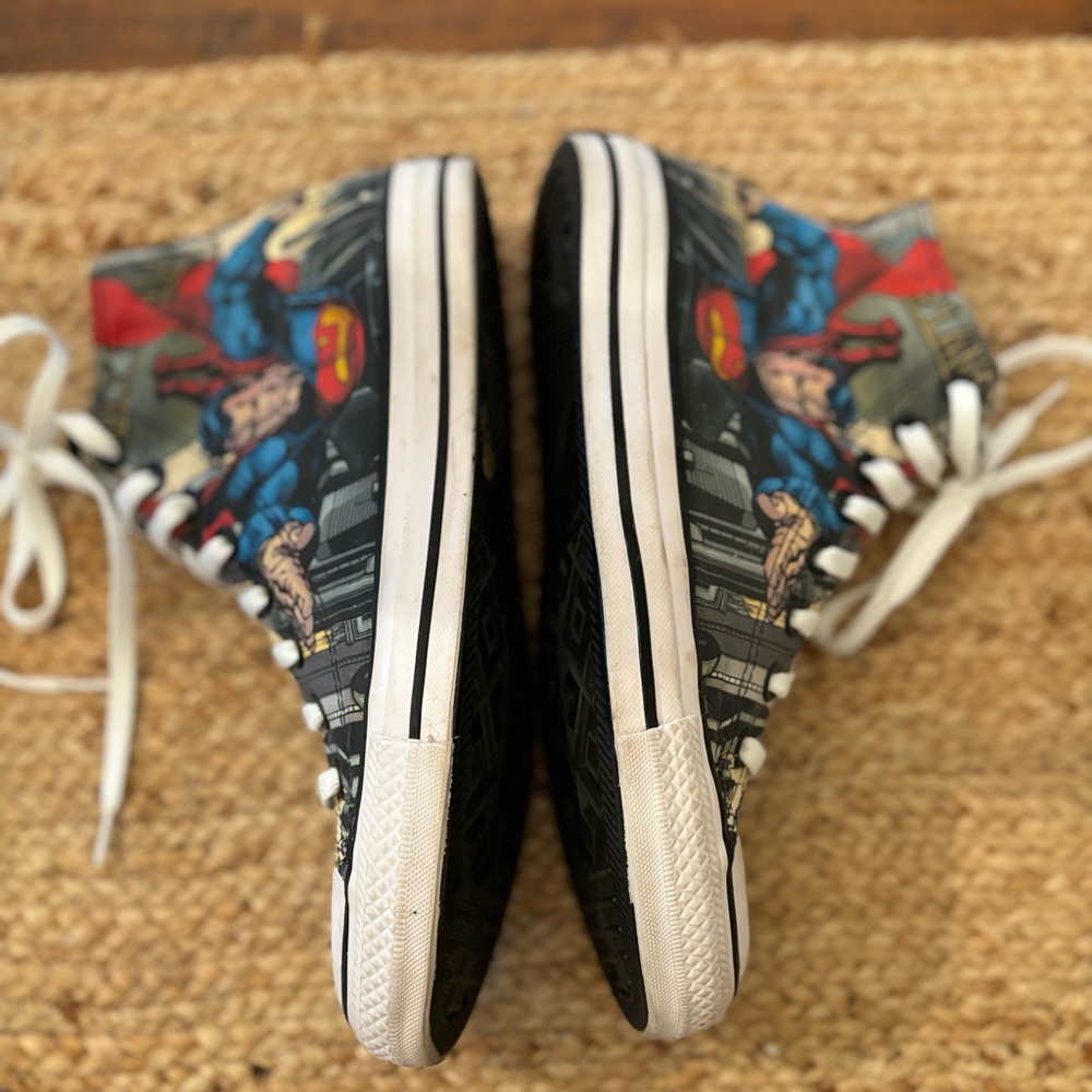 Converse Chuck Taylor All Star High Top DC Comics Superman Men 8 Women 10 - Picture 8 of 8